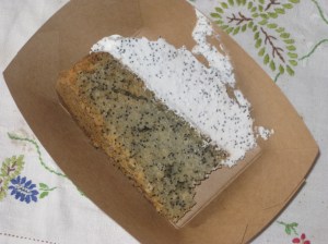 Moment Poppy Seed Cake (2)