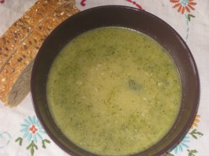 Chloe's Kitchen Cheesy Broccoli Soup