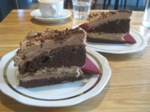 Moment Choc Banana Cake (2)