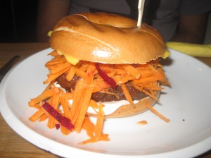 moment-seitan-cheese-bagel