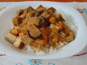 vegan-bowl-attack-sweet-pot-and-aub-curry-2