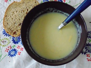 creamy-cauliflower-soup