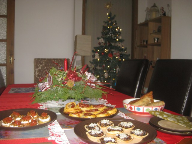 christmas-eve-party-tea-2